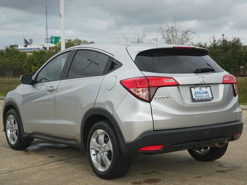 Used 2016 Honda HR-V LX image 4