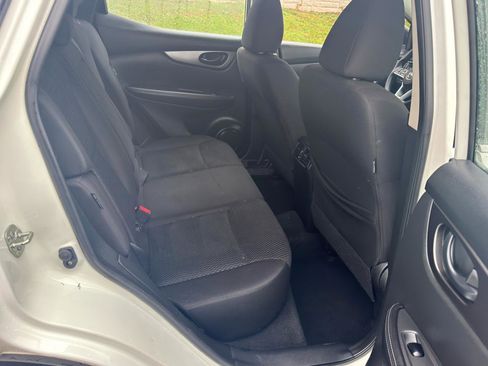 Used 2021 Nissan Rogue Sport S image 36