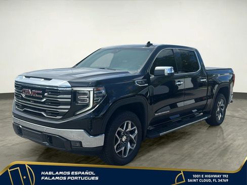 Used 2022 GMC Sierra 1500 SLT w/ SLT Premium Plus Package AWD/4WD image 2