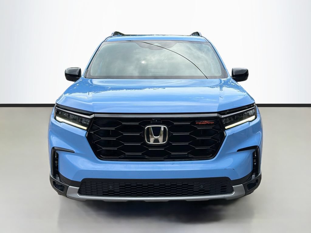 Used 2025 Honda Pilot TrailSport image 2