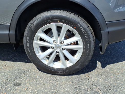 Certified 2018 Nissan Rogue Sport SV AWD/4WD image 9
