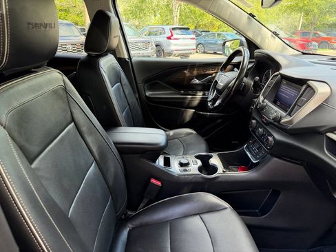 Used 2019 GMC Terrain Denali w/ Advanced Safety Package FWD image 9