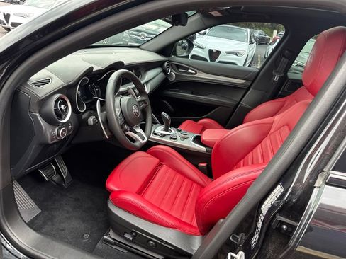 Used 2023 Alfa Romeo Stelvio Veloce AWD/4WD image 27