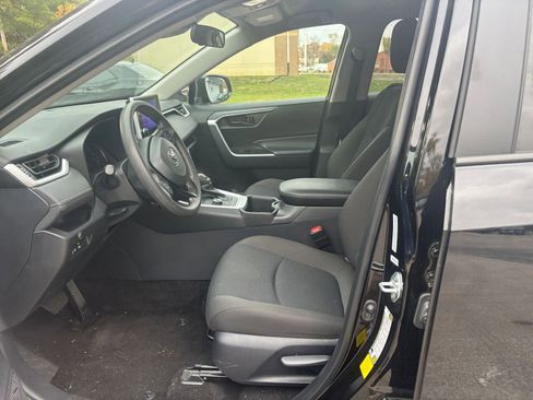 Used 2025 Toyota RAV4 LE image 24