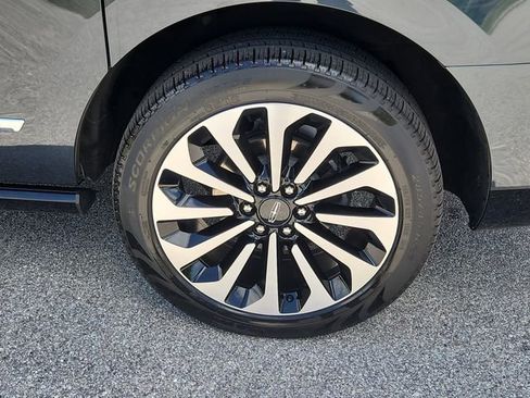 Used 2022 Lincoln Navigator L Reserve image 8