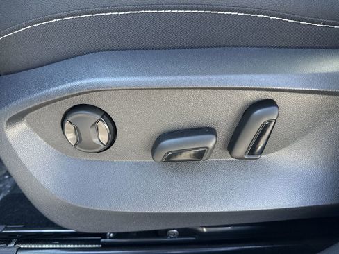 New 2026 Volkswagen Taos SEL image 13