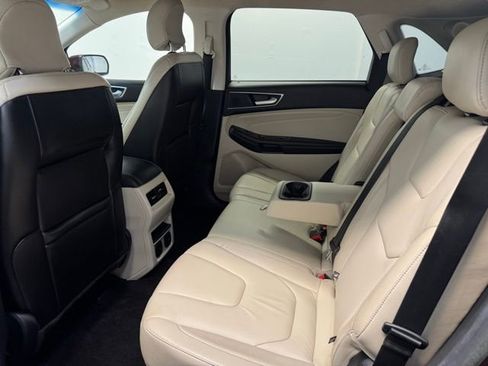 Used 2017 Ford Edge Titanium w/ Technology Package FWD image 34