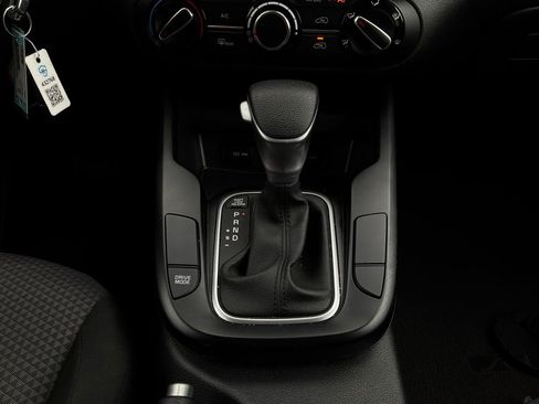 Used 2025 Kia Soul LX w/ LX Technology Package FWD image 21