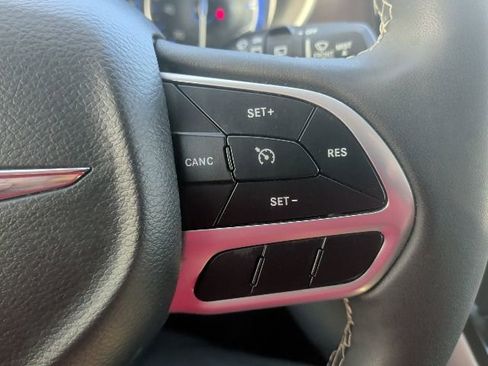 Used 2023 Chrysler Voyager LX image 31