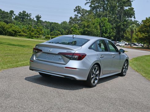 Certified 2025 Honda Civic Sport Touring image 4