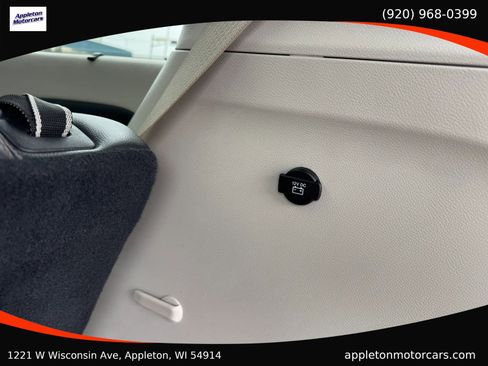 Used 2018 Chrysler Pacifica Touring-L Plus FWD image 43