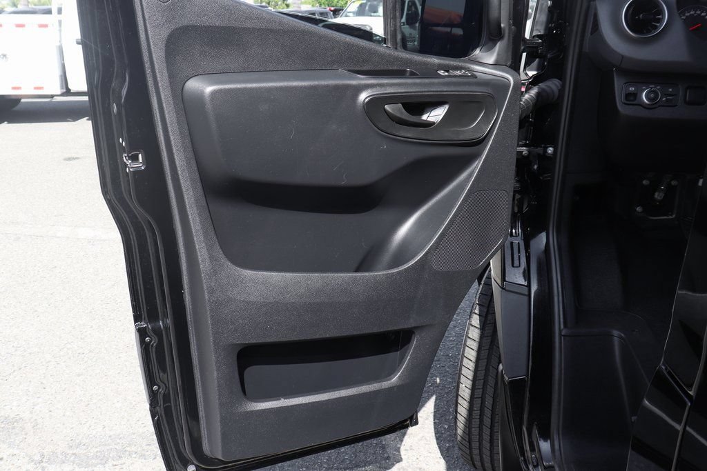 Used 2023 Mercedes-Benz Sprinter 2500 image 14