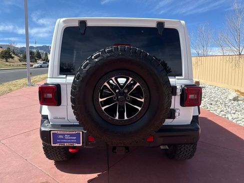 Used 2025 Jeep Wrangler Unlimited Rubicon image 6