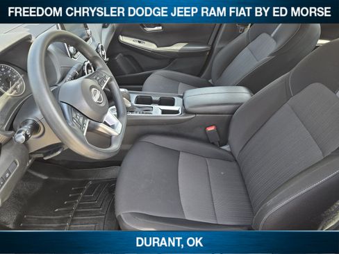 Used 2025 Nissan Sentra SV FWD image 8