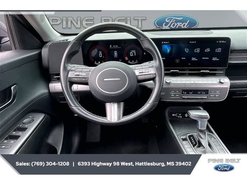 Used 2025 Hyundai Kona SEL FWD image 5