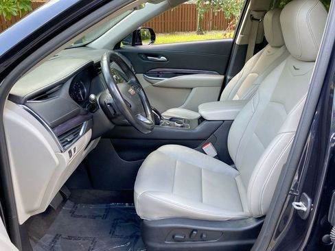 Used 2023 Cadillac XT4 Luxury w/ Cold Weather Package image 29