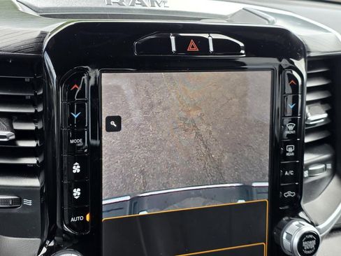 Used 2023 RAM 1500 Laramie AWD/4WD image 16