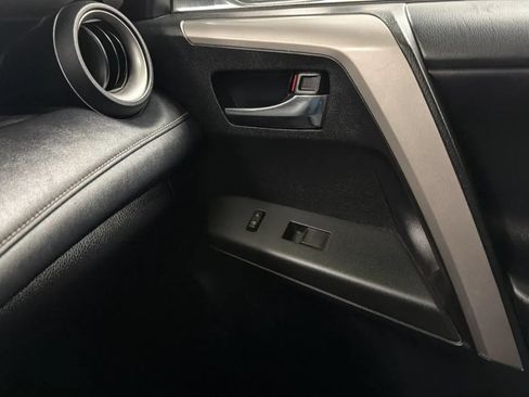 Used 2016 Toyota RAV4 XLE AWD/4WD image 17