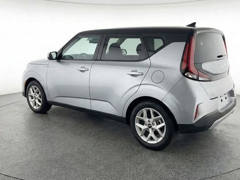 Used 2025 Kia Soul LX w/ LX Technology Package FWD image 6