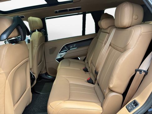 New 2026 Land Rover Range Rover Long Wheelbase SE AWD/4WD image 13
