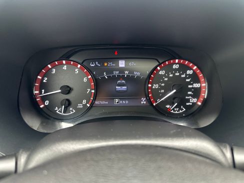 Used 2022 Nissan Frontier PRO-4X w/ Pro-4X Premium Package image 15