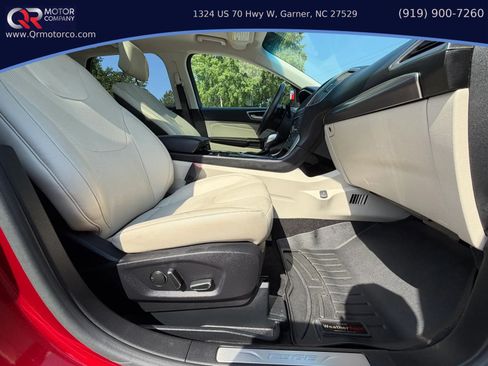 Used 2015 Ford Edge Titanium w/ Equipment Group 301A AWD/4WD image 29