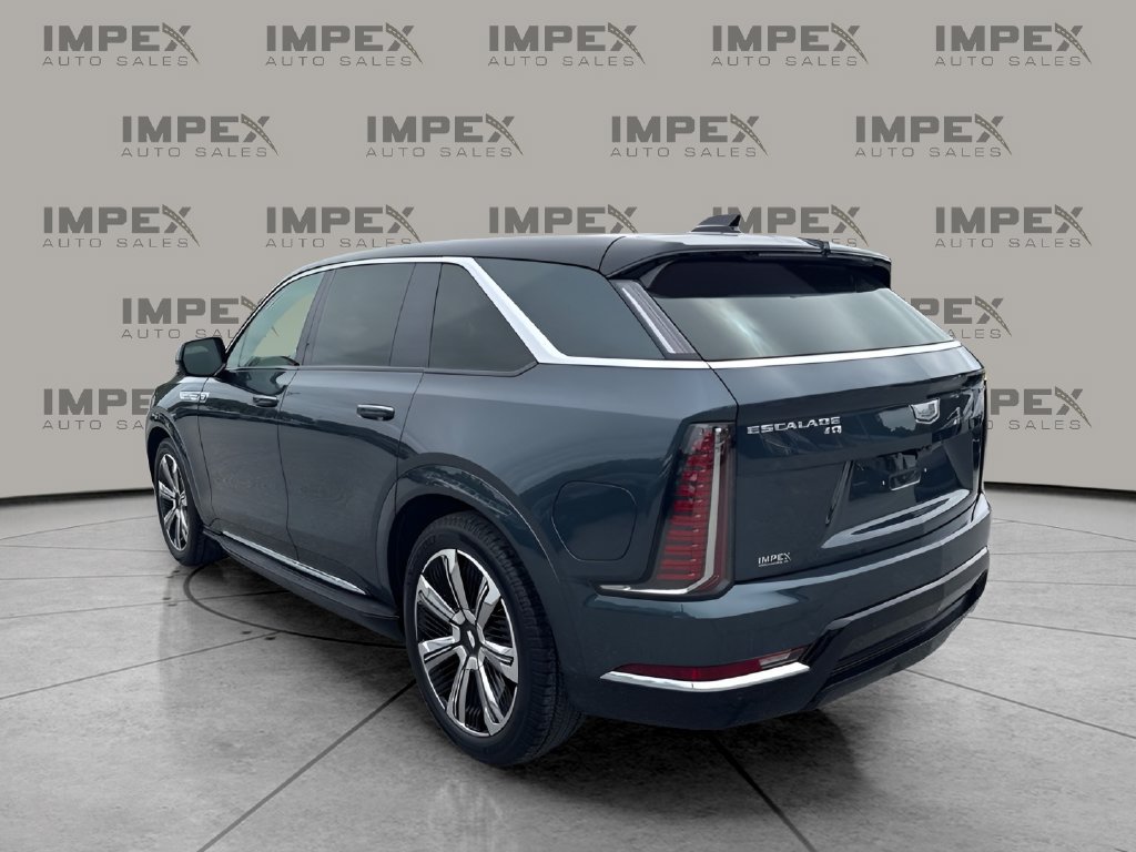 Used 2025 Cadillac Escalade IQ Luxury 1 AWD/4WD image 3