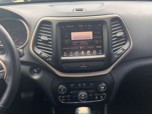 Used 2015 Jeep Cherokee Latitude w/ Comfort/Convenience Group FWD image 7