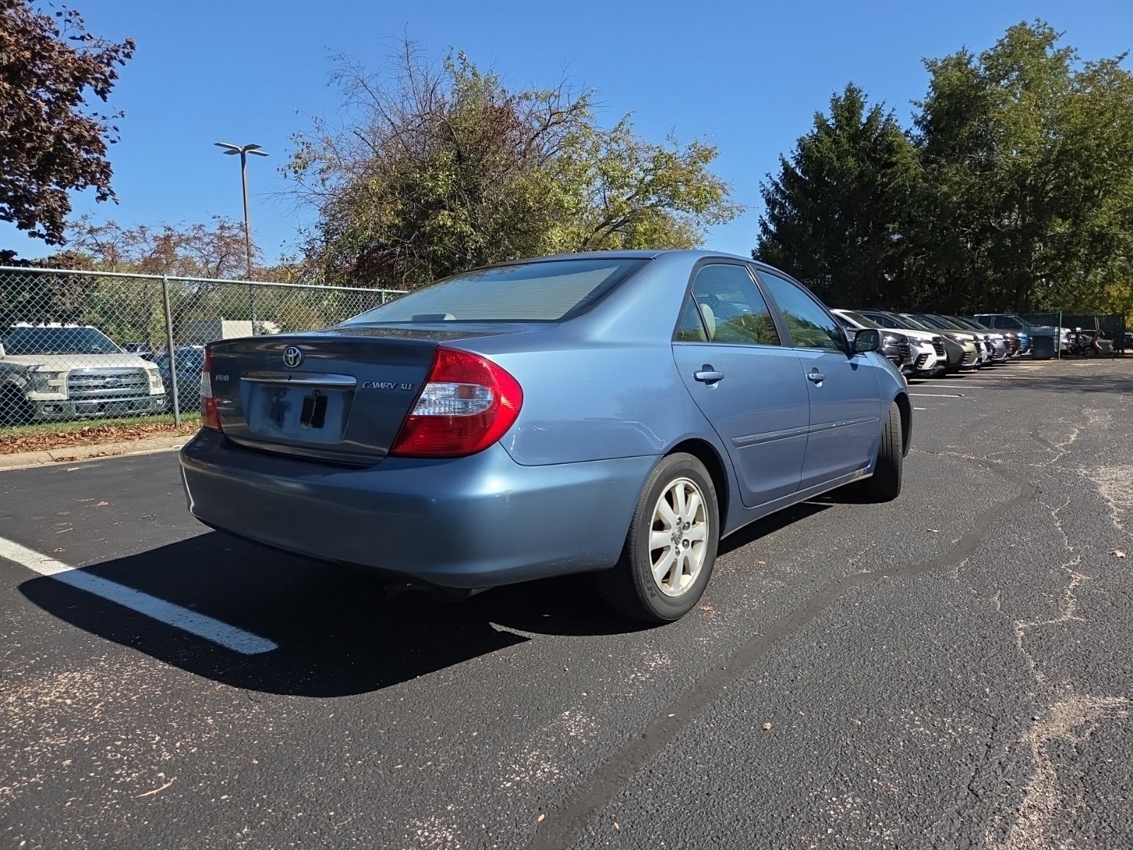 Used 2003 Toyota Camry XLE w/ XLE Premium Plus Pkg FWD image 4