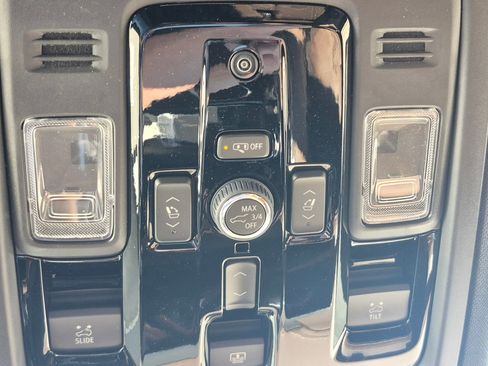 New 2026 Chevrolet Suburban High Country image 12