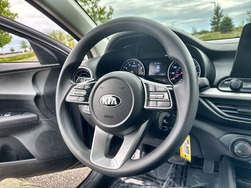 Used 2021 Kia Forte LXS FWD image 19