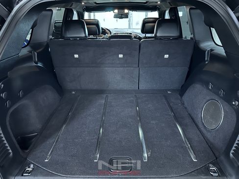 Used 2016 Jeep Grand Cherokee SRT AWD/4WD image 53