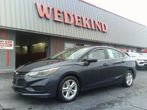 Used 2016 Chevrolet Cruze LT FWD image 1