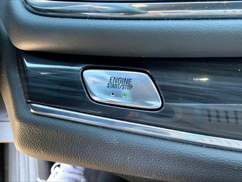 Used 2024 Buick Enclave Premium image 26