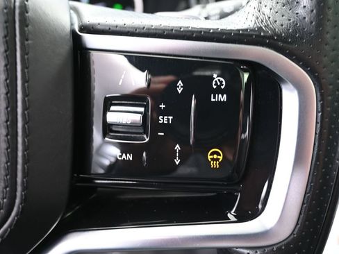 Used 2023 Land Rover Range Rover Velar R-Dynamic S image 31