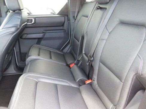 New 2025 Ford Bronco Badlands image 6