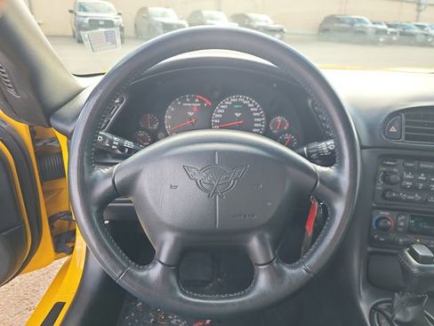 Used 2004 Chevrolet Corvette Base w/ Preferred Equipment Group image 18