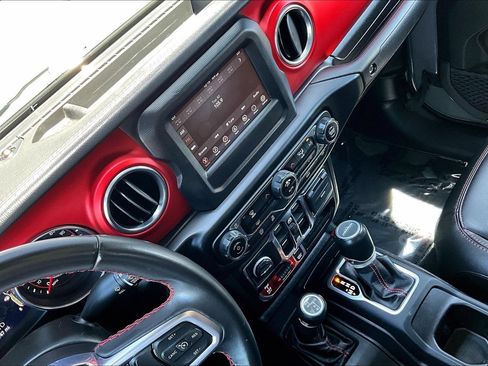 Used 2021 Jeep Gladiator Rubicon AWD/4WD image 32