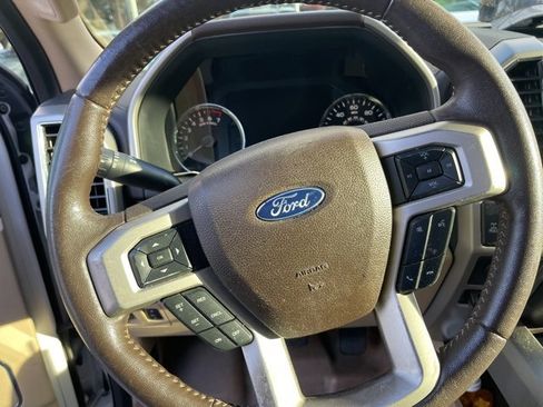 Used 2019 Ford F150 Lariat image 11