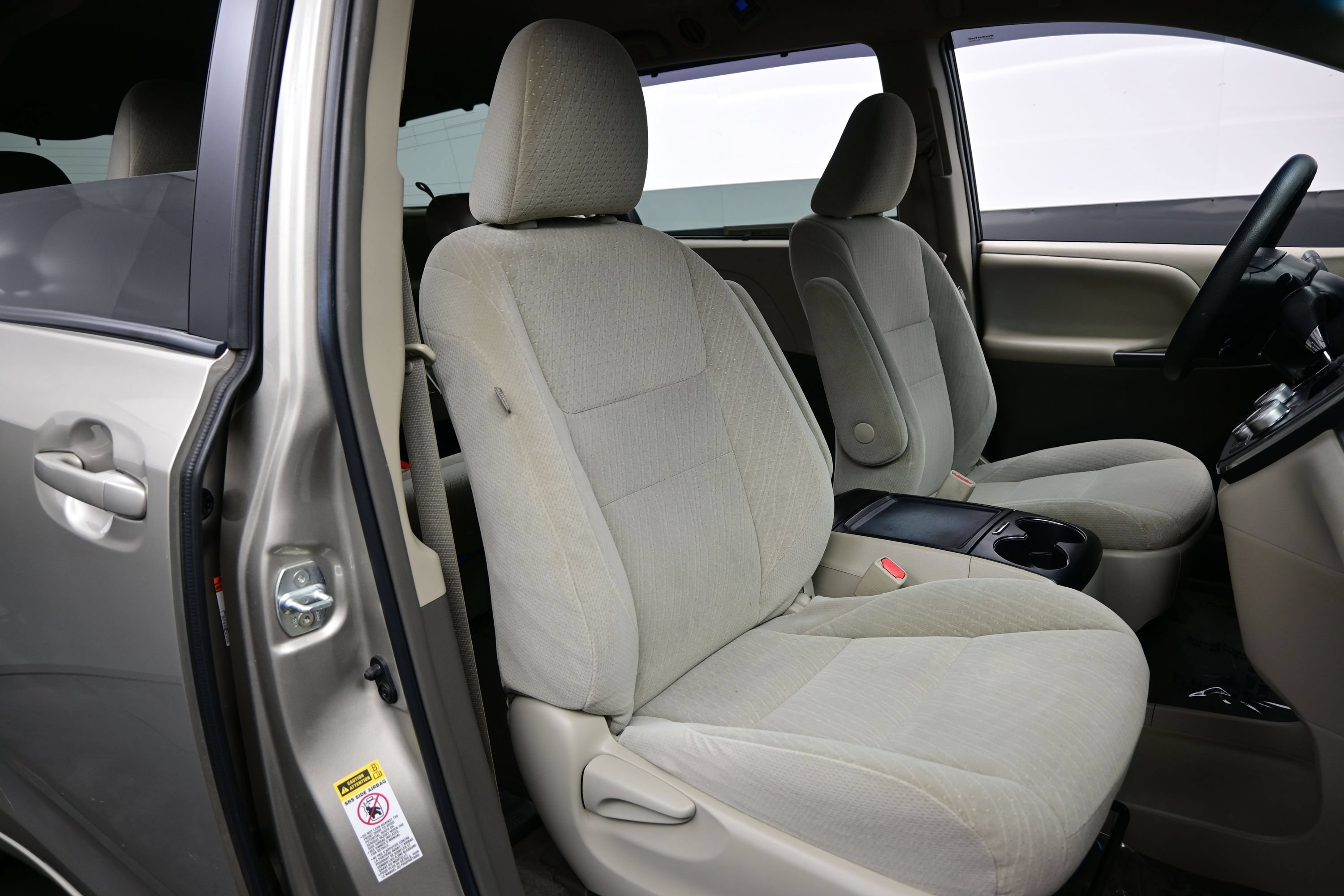 Used 2016 Toyota Sienna LE FWD image 14