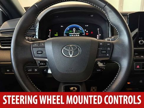 Used 2025 Toyota Camry SE FWD image 10
