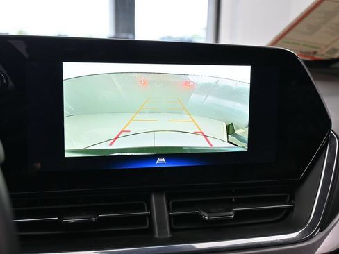 Used 2025 Chevrolet Trax ACTIV FWD image 18