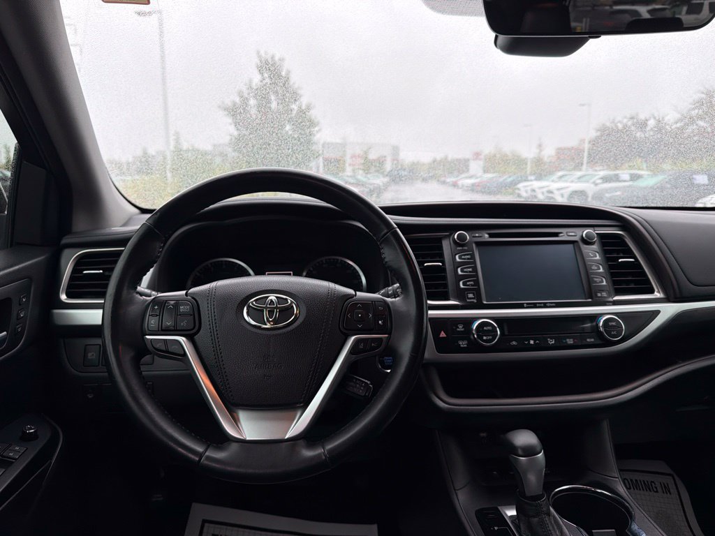 Used 2018 Toyota Highlander Limited AWD/4WD image 22