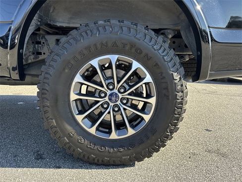 Used 2018 Ford F150 XLT w/ Equipment Group 302A Luxury image 19