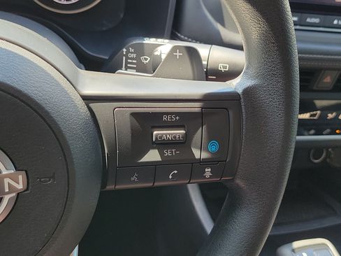 Certified 2024 Nissan Rogue SV FWD image 24