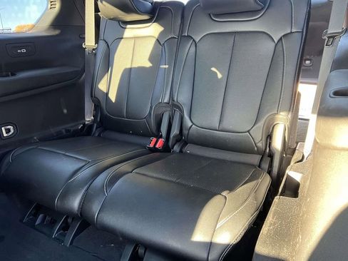 Used 2024 Jeep Grand Cherokee L Limited w/ Luxury Tech Group II image 13