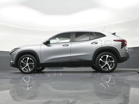Used 2024 Chevrolet Trax RS FWD image 29