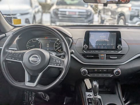 Used 2022 Nissan Altima 2.5 SR image 17