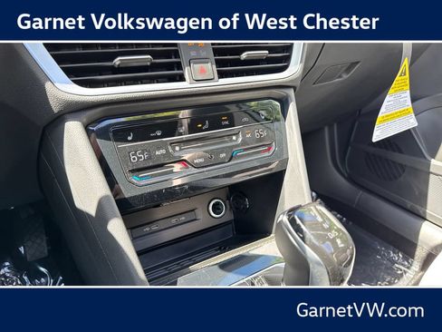 New 2026 Volkswagen Taos SE AWD/4WD image 11