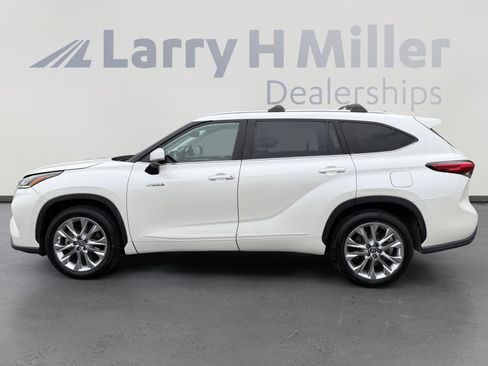 Used 2020 Toyota Highlander Platinum image 2